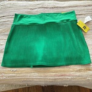 All In Motion green skort NWT size L